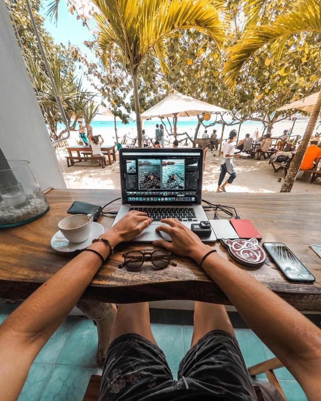 The Digital Nomad Lifestyle
