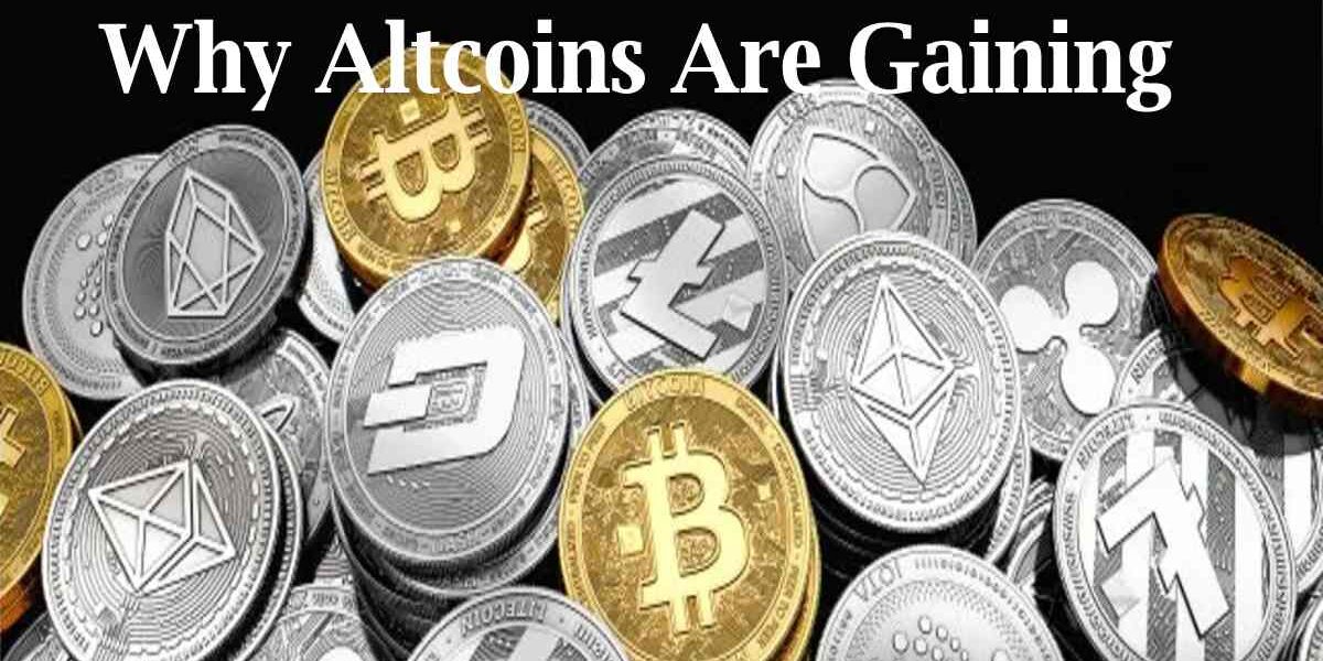 Altcoins: Understanding altcoins and their differences from Bitcoin.